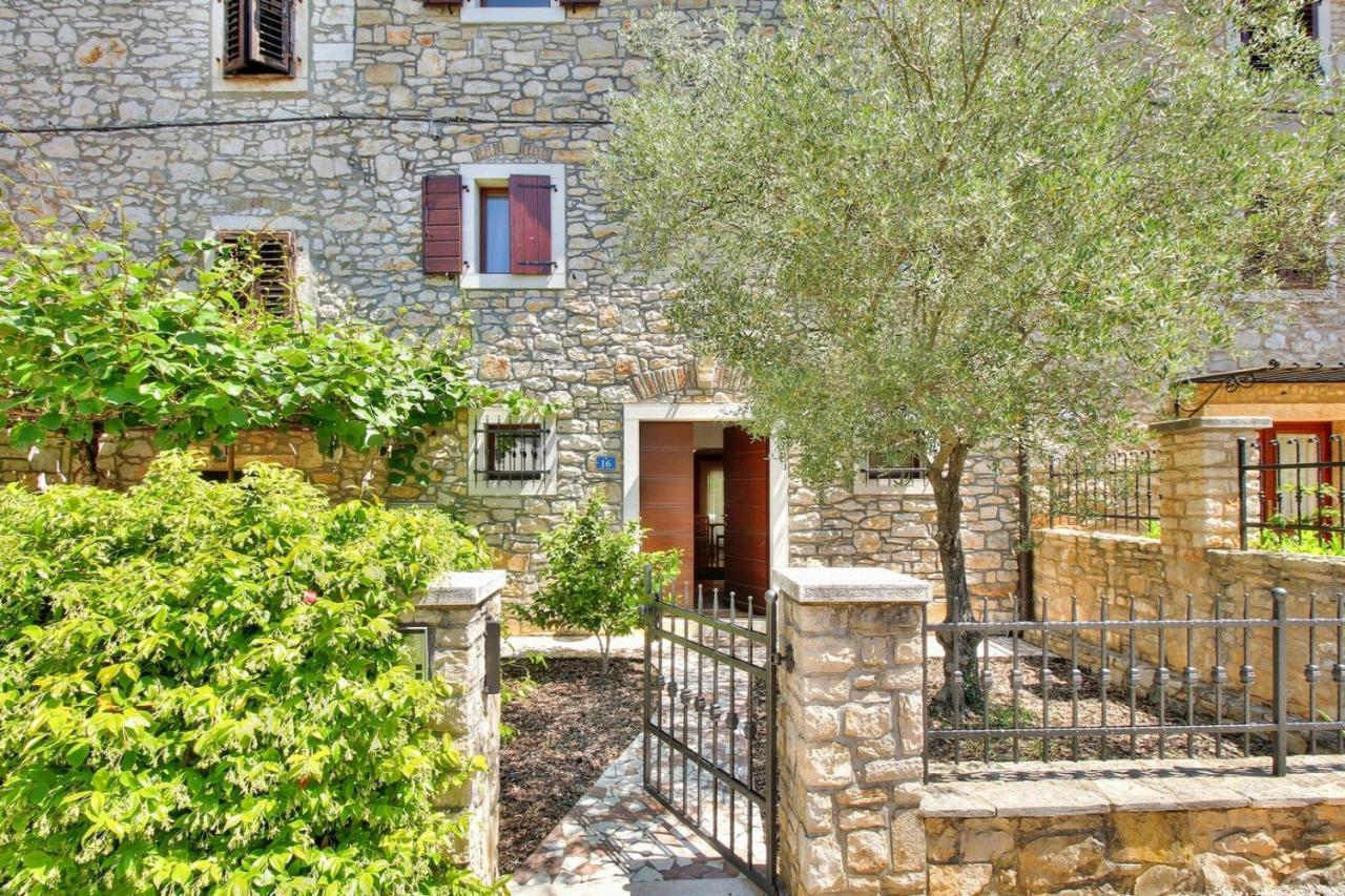 Villa Anthony With 3 Bedroom And Private Pool Near Umag Materada Eksteriør billede